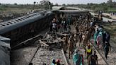 巴基斯坦載客火車脫軌 至少30死100傷