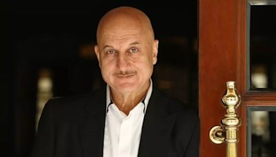 Anupam Kher Shares Working Sunday Motivation: When God Gives You Work, You Should Do It Every Day