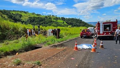 Trabalhador morre atropelado por caminhão desgovernado em obra de rodovia em Rifaina, SP