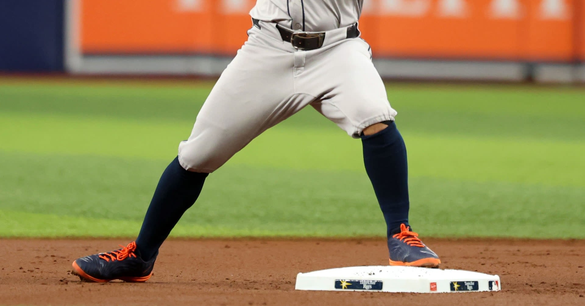 Astros need 10 innings but complete sweep of Rays