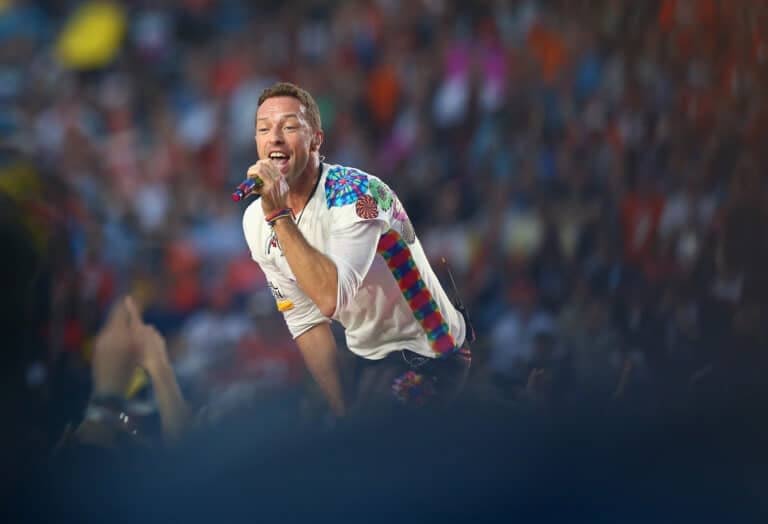 Coldplay’s Chris Martin in a sold-out Stadio Olimpico: “Daje Roma.”