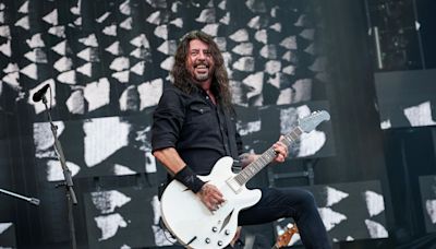 Foo Fighters’ Sophomore Album Hits A New Chart Peak–A Quarter-Century After Its Release