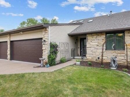 3 Bedroom Home in Bettendorf - $419,000