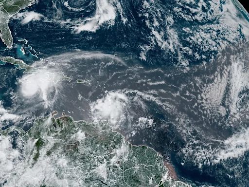 Mientras México se prepara para la llegada del huracán Beryl, ¿el ciclón Debby viene detrás de él?