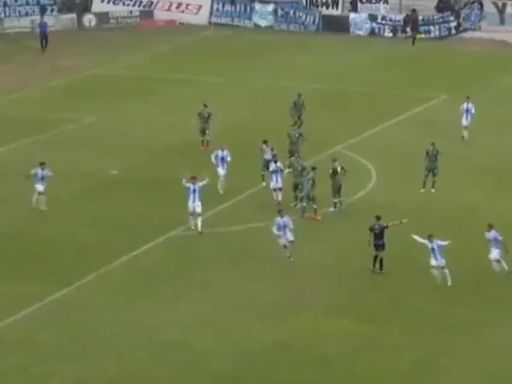 El impresionante gol de tiro libre del Pulga Rodríguez a los 39 años