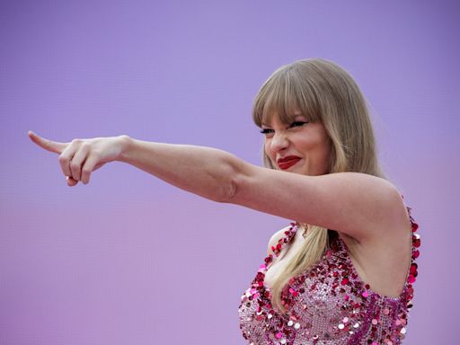 V&A Songbook Trail to show personal archive items from Taylor Swift