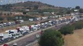 Las vacaciones y las obras congestionan el by-pass de Valencia, una de las vías con mayor tráfico de España