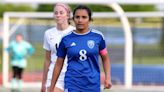 Vernon Hills’ Frannie Poulos might ‘fly under the radar.’ But she stands out during a regional semifinal.