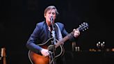 Thomas Dutronc : quelques jours après la mort de sa mère, le chanteur envisage de changer de vie