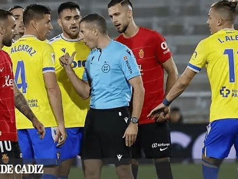 El árbitro para el Real Madrid - Cádiz CF no gusta en la capital de España