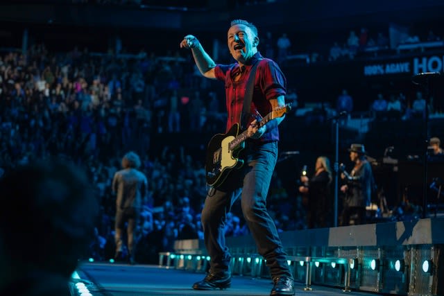 Bruce Springsteen Postpones Four Shows On Doctor’s Orders
