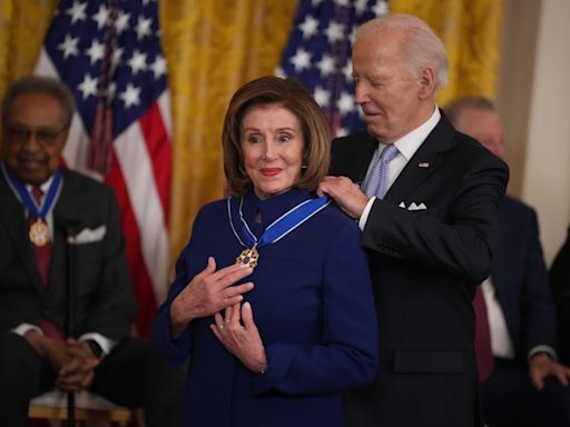 Biden awards Presidential medals to Pelosi, Clyburn, Kerry, others