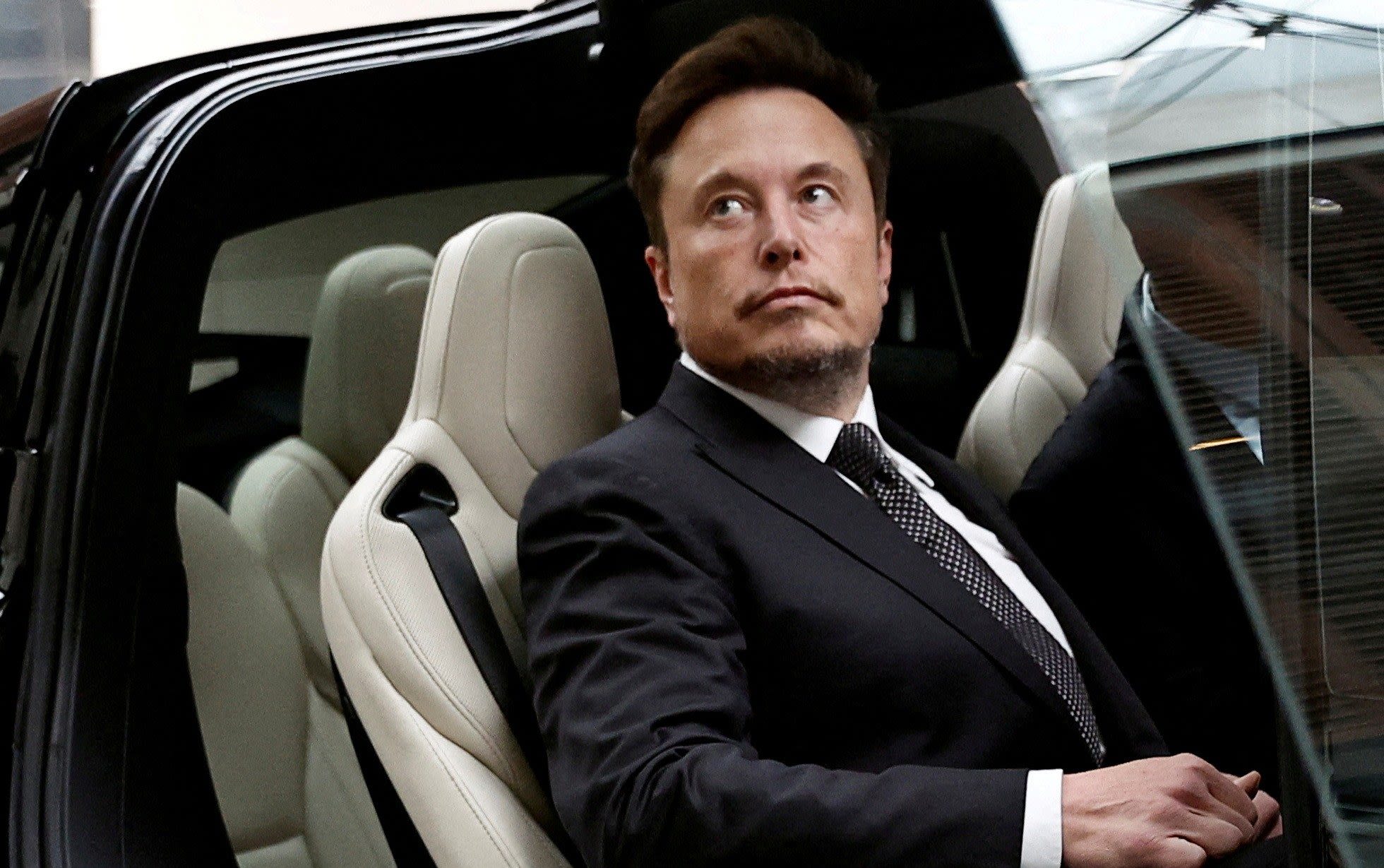 Tesla pushes to legalise driverless cars in UK