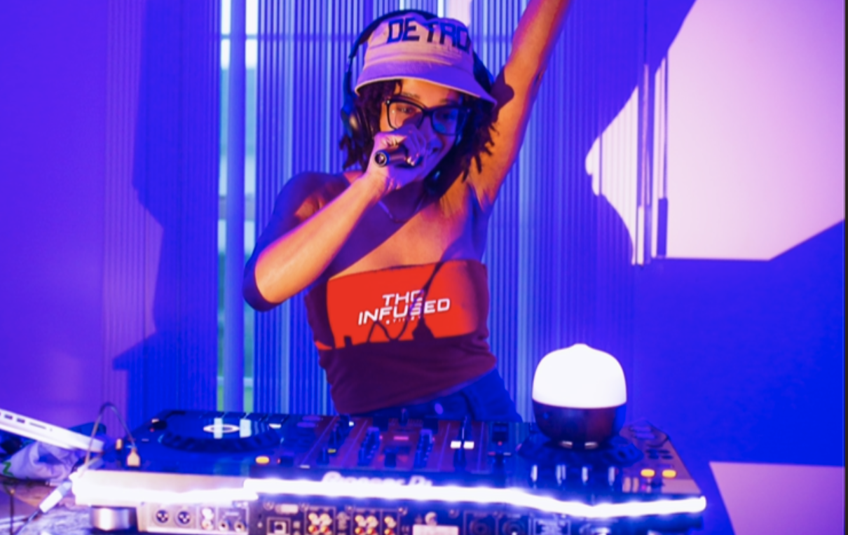 Detroit mixer 'eighfe' is ready to showcase her DJ style