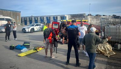 Pierde el control de su moto de agua entrando al puerto de Portonovo provocando un accidente que deja dos personas heridas