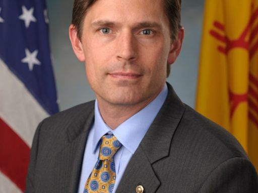 New Mexico Senator Martin Heinrich calls on President Joe Biden to suspend campaign