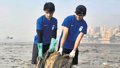 50K volunteers keep Girgaon Chowpatty clean