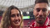 Pisa San Mamés la pareja sevillana que se casó ante los aficionados del Athletic durante la Final de la Copa del Rey en Sevilla