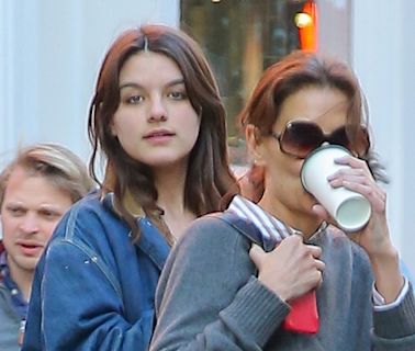 Katie Holmes' daughter Suri looks like mom's twin as the duo grabs coffee in NYC