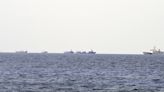 中國海警5204艦和海上民兵船 盯梢菲巡邏艇 (圖)