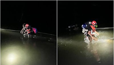Rescatan a 11 senderistas tras creciente de río en Allende