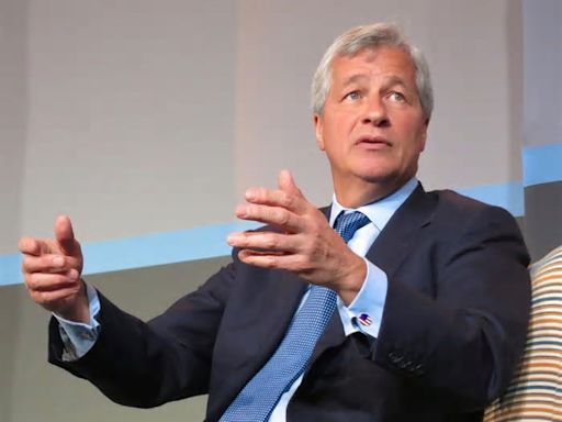 Jamie Dimon (JP Morgan): l’economia Usa è incredibile, ma bisogna restare cauti. Fino a dove può arrivare il prezzo del petrolio