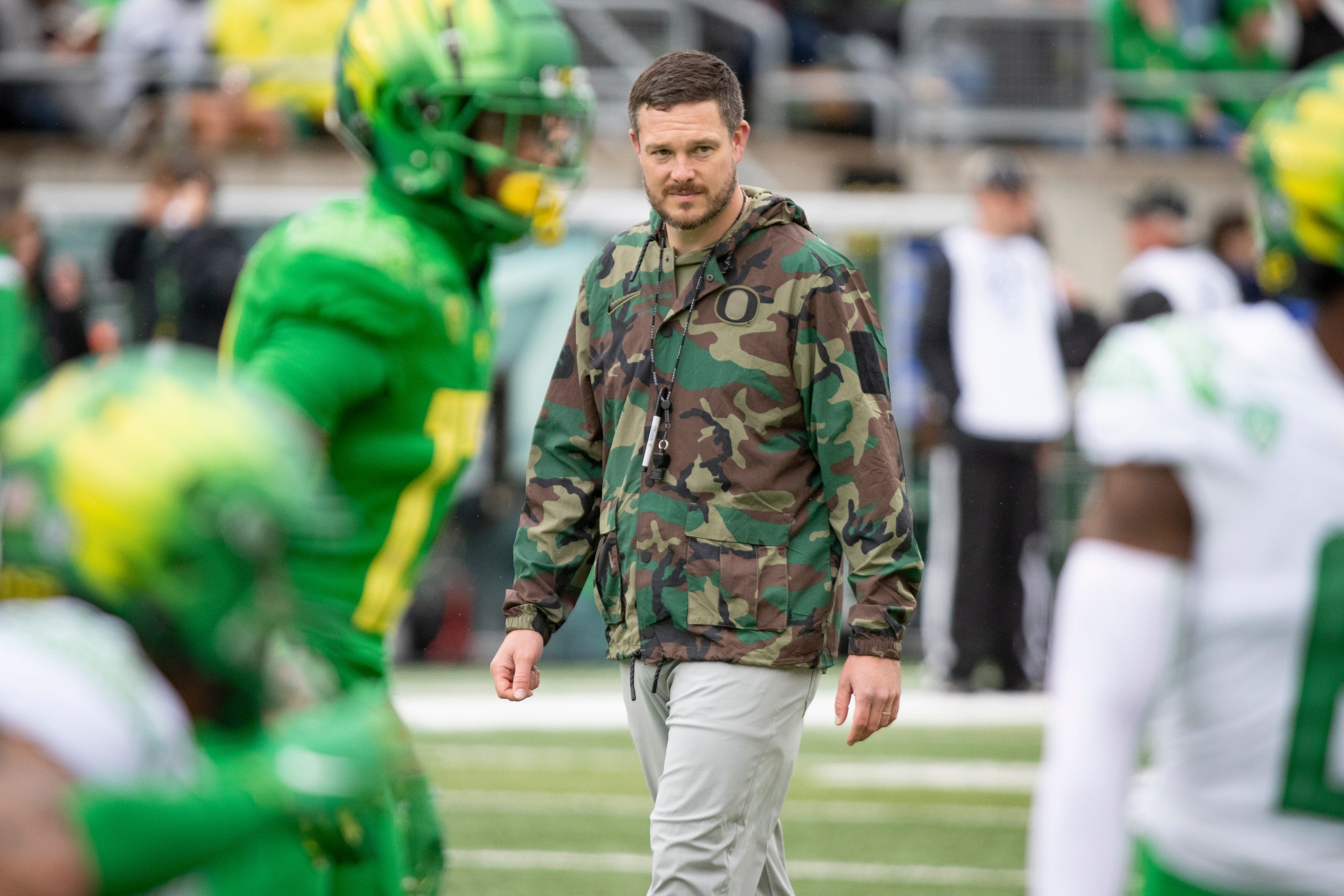 Oregon football's Dan Lanning wins $5,000 for charity at Southern Peach Bowl Challenge