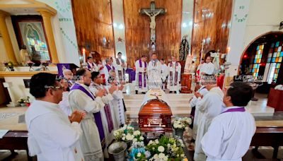 Luto entre católicos; fallece el padre Amado