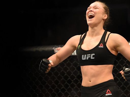 Ronda Rousey critica imprensa em sua autobiografia: “bando de idiotas”