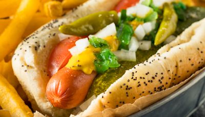 Why Do Chicago-Style Hot Dogs Always Come On Poppy Seed Buns?