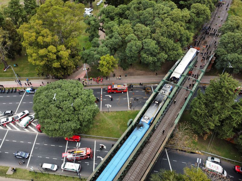 Sixty injured in Buenos Aires train collision