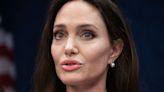 Angelina Jolie alega que el abuso físico de Brad Pitt comenzó mucho antes del incidente de avión