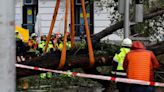 Ciarán azota el noroeste de Europa provocando cinco muertes y cortando el suministro eléctrico a un millón de personas
