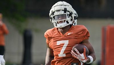 One analyst touts Texas’ wide receiver room among best in the country