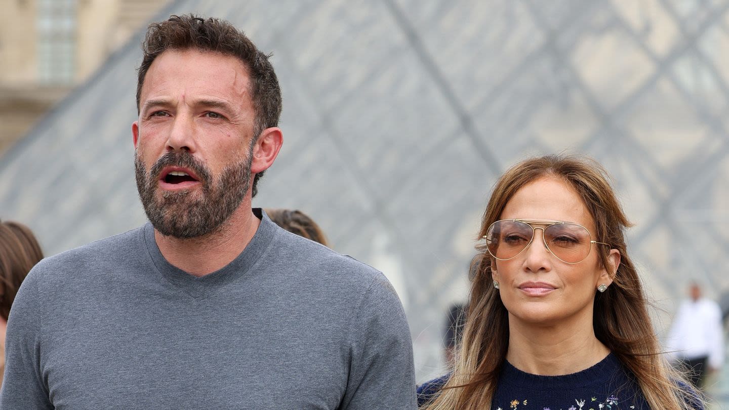 J.Lo Source Says Ben Affleck Is "Impossible" But She Doesn't Want to Be Divorced "Like Madonna"