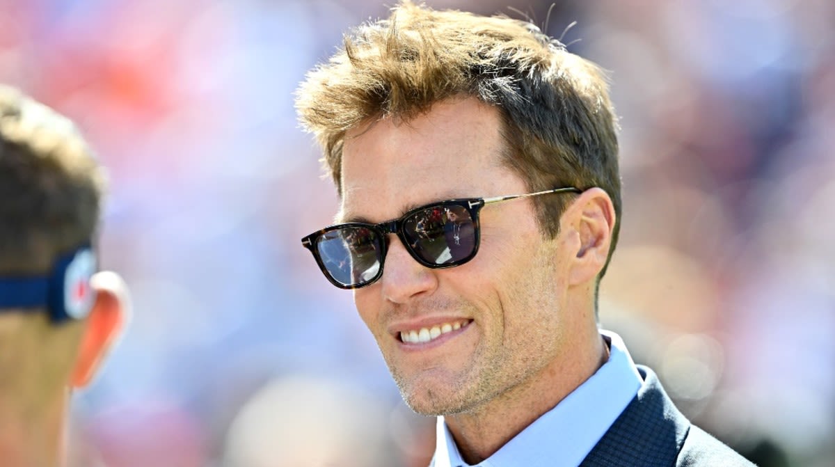 Tom Brady Roasted Mercilessly After His 'NFL on Fox' Broadcasting Debut