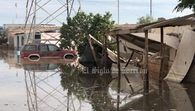 Inundación del ejido El Vergel en Gómez Palacio deja 24 familias afectadas y cuatro casas caídas