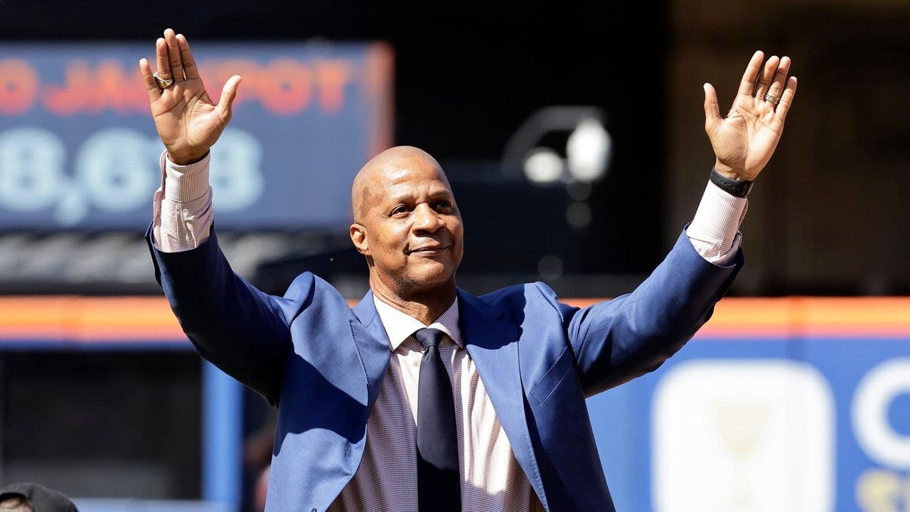 'Dar-ryl, Dar-ryl!' Citi Field salutes Strawberry as No. 18 is retired