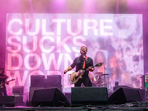 Manic Street Preachers and Suede review: The indie icons' stellar Cardiff show