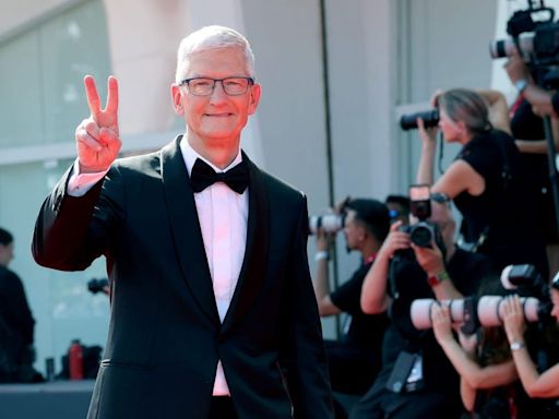 Apple CEO Tim Cook is living out the Hollywood movie executive fantasy in Italy right now