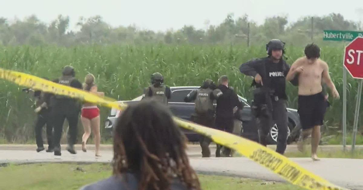 Jeanerette standoff ends with 2 hostages safe & suspect in custody; 4 Lafayette officers injured, 1 critically