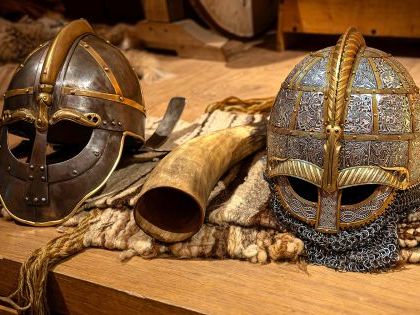 Descubrimiento sin precedentes: encuentran un espada vikinga legendaria con una inscripción única en su hoja