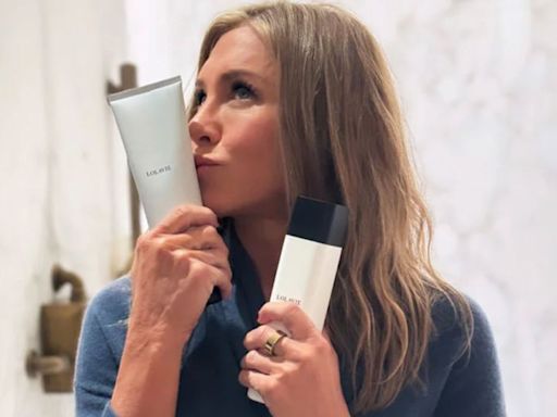 Jennifer Aniston’s LolaVie hair care just launched a sculpting paste to tame flyaways