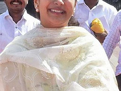 Congress MP Praniti Shinde raises issue of caste census in Lok Sabha