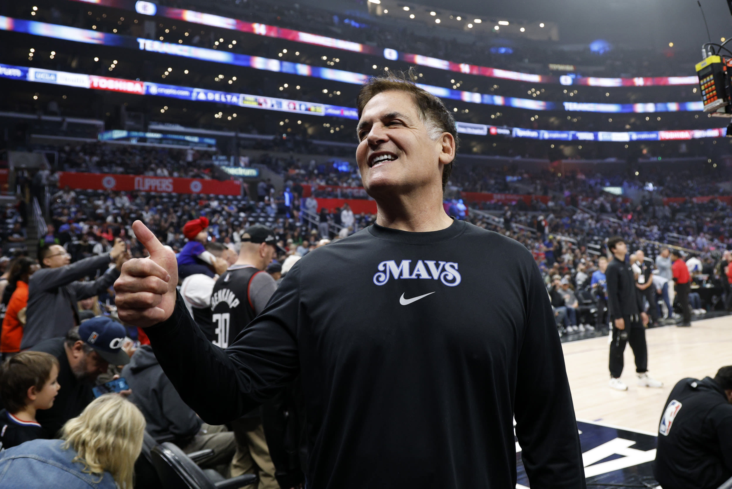 Mark Cuban's dispute with Donald Trump adviser enters fifth day