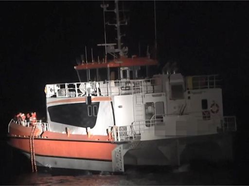 驚！宜蘭蘇澳昨深夜火燒船 驚險救援畫面曝光
