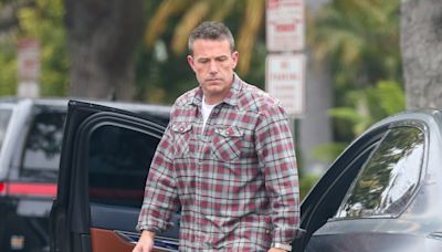 Ben Affleck without wedding ring as he enjoys lunch date with daughter Violet amid divorce reports