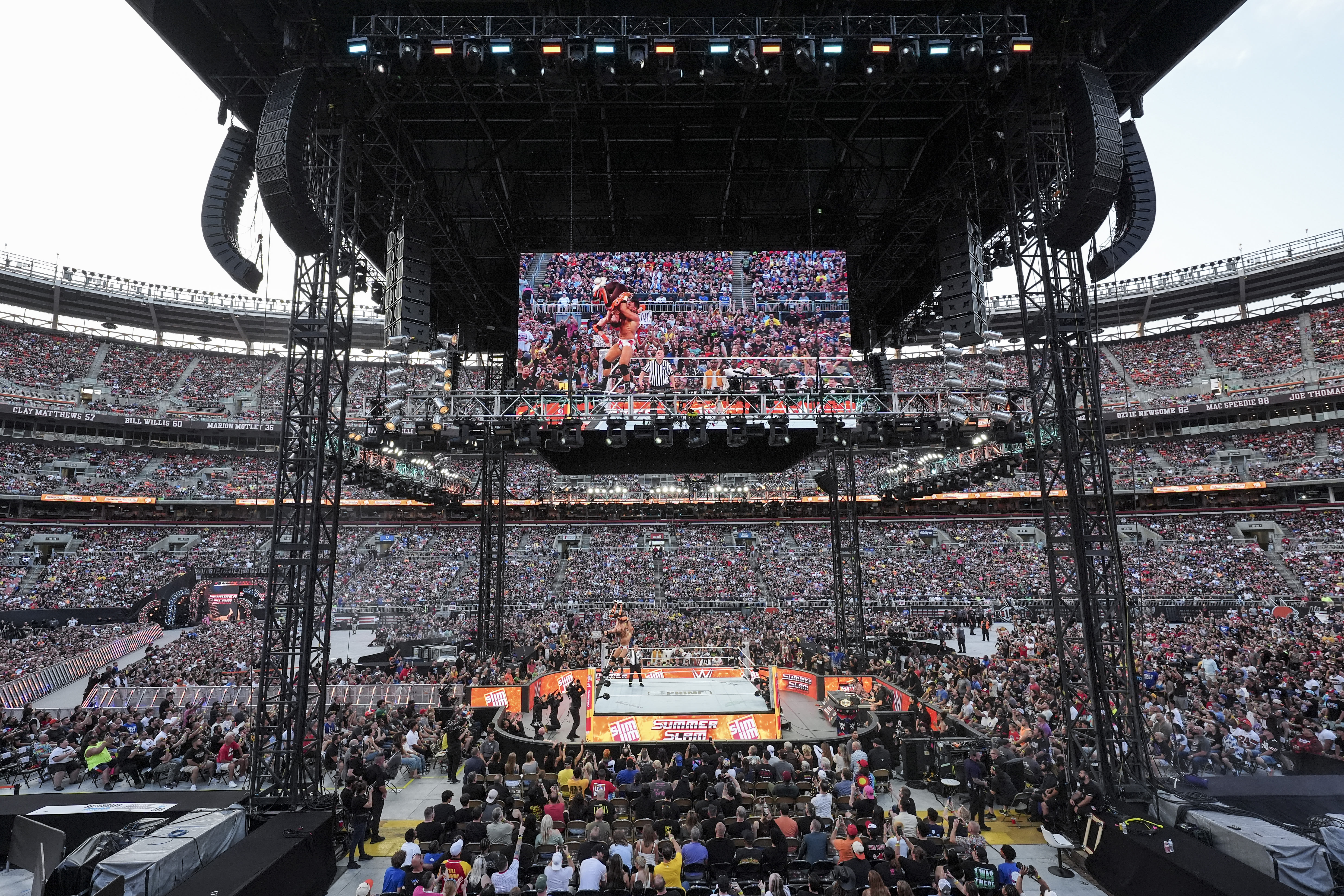 WWE SummerSlam 2024 grades, results: Roman Reigns returns, Cody Rhodes retains Undisputed WWE Championship