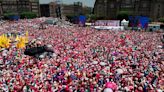 "Marea Rosa" concentró a 95 mil personas en el zócalo de la CDMX