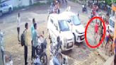 Koyta Gang in Nashik? Group Attempts Attack on Former APMC Chairman’s Son in Lekha Nagar (VIDEO)